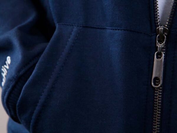 Be-Midnight Blue Zip Hoodie detalles bolsillo y cremallera