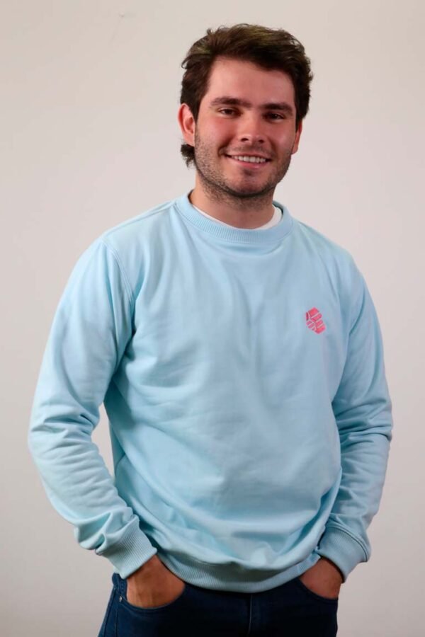 Be-Sky Blue Essential Crewneck hombre